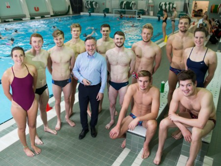 Alyn Smith MEP visits swimmers